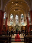 827895 Interieur van de St.-Josephkerk (Draaiweg 44) te Utrecht: koor, tijdens een repetitie van het ensemble Ars Nova ...
